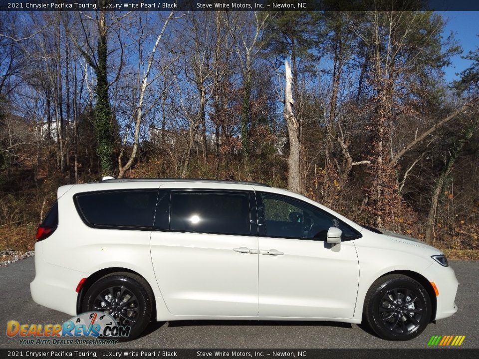 2021 Chrysler Pacifica Touring Luxury White Pearl / Black Photo #5