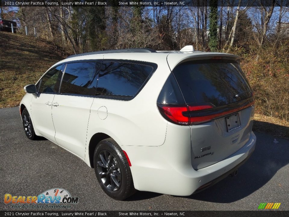 2021 Chrysler Pacifica Touring Luxury White Pearl / Black Photo #8