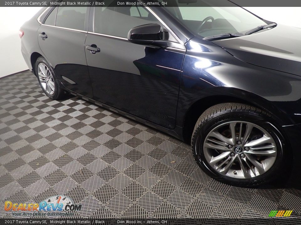 2017 Toyota Camry SE Midnight Black Metallic / Black Photo #5