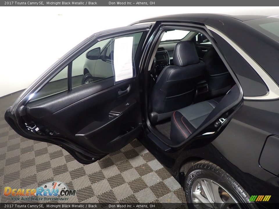 2017 Toyota Camry SE Midnight Black Metallic / Black Photo #35