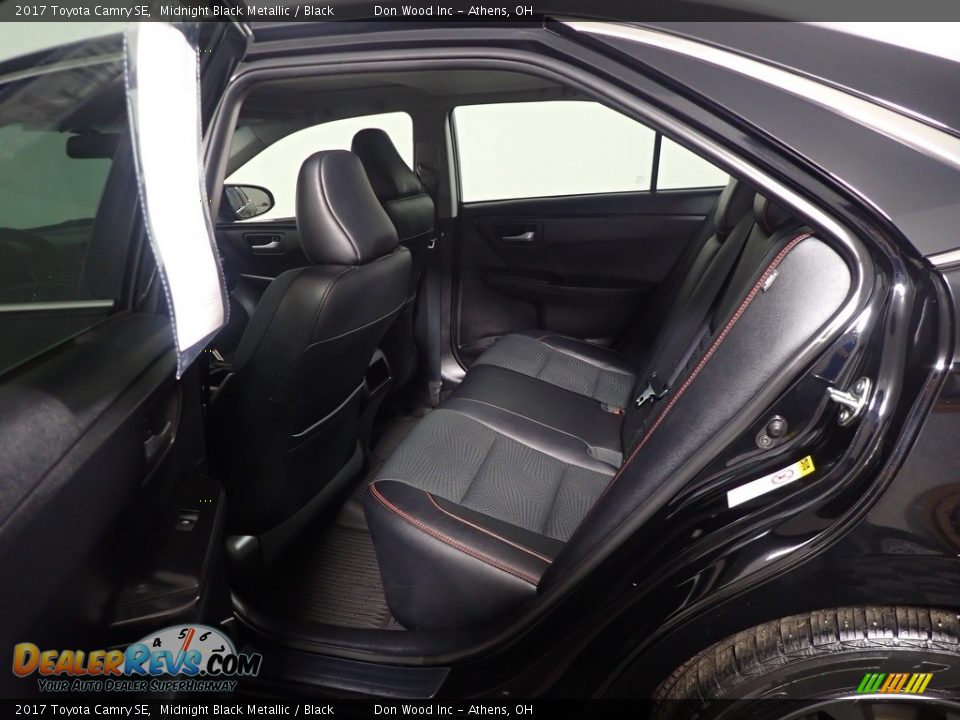 2017 Toyota Camry SE Midnight Black Metallic / Black Photo #36
