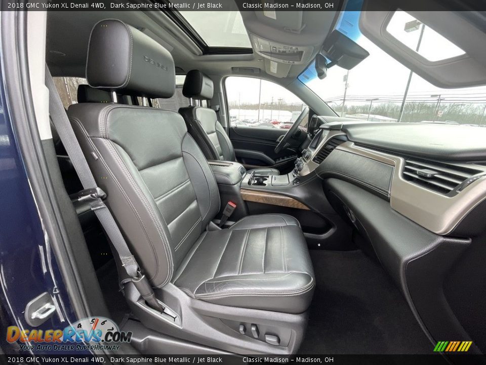 Front Seat of 2018 GMC Yukon XL Denali 4WD Photo #20
