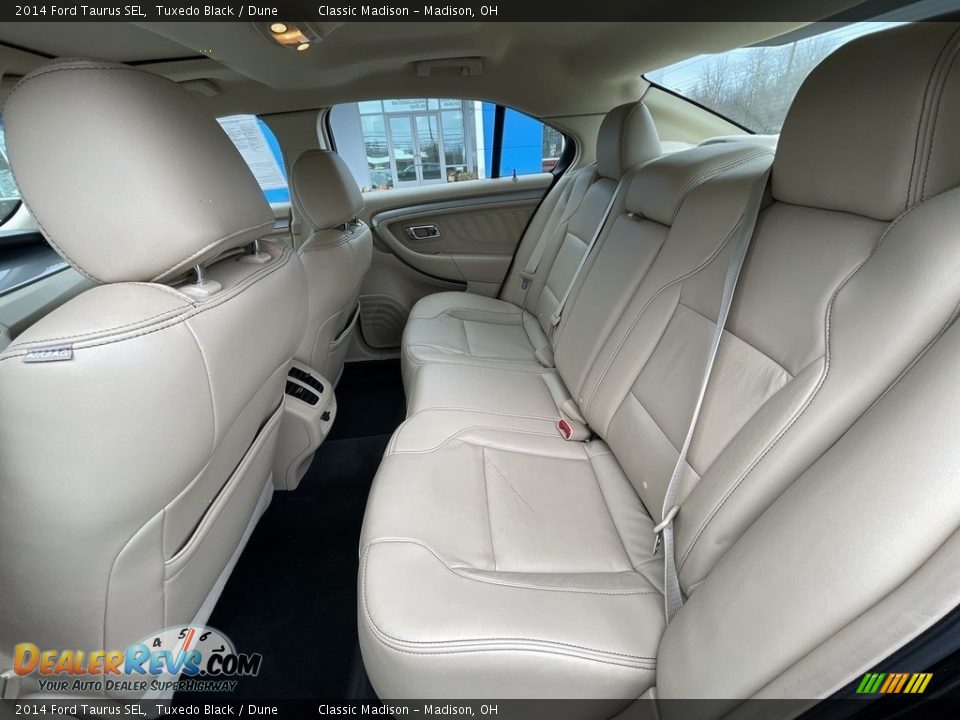 2014 Ford Taurus SEL Tuxedo Black / Dune Photo #16