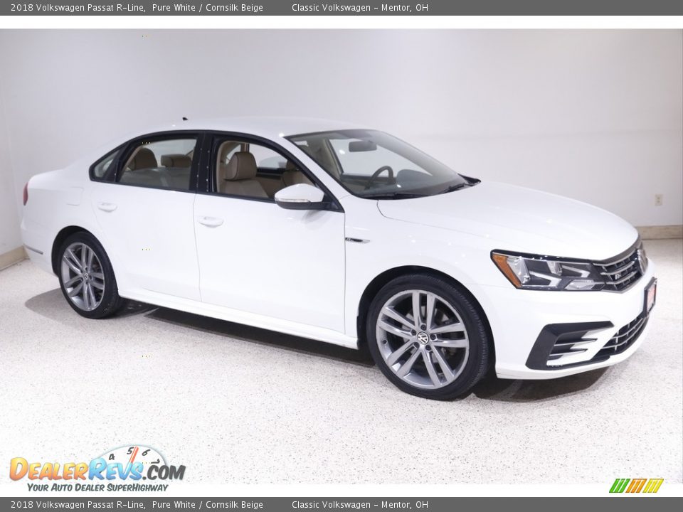 2018 Volkswagen Passat R-Line Pure White / Cornsilk Beige Photo #1