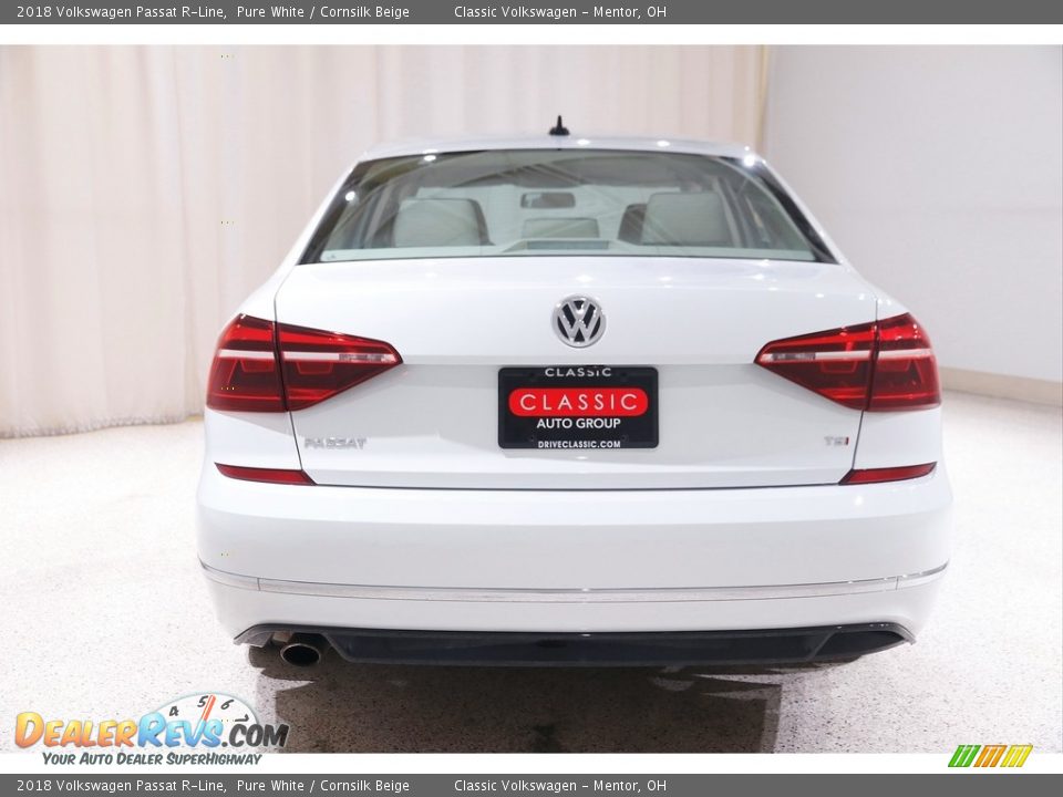 2018 Volkswagen Passat R-Line Pure White / Cornsilk Beige Photo #16