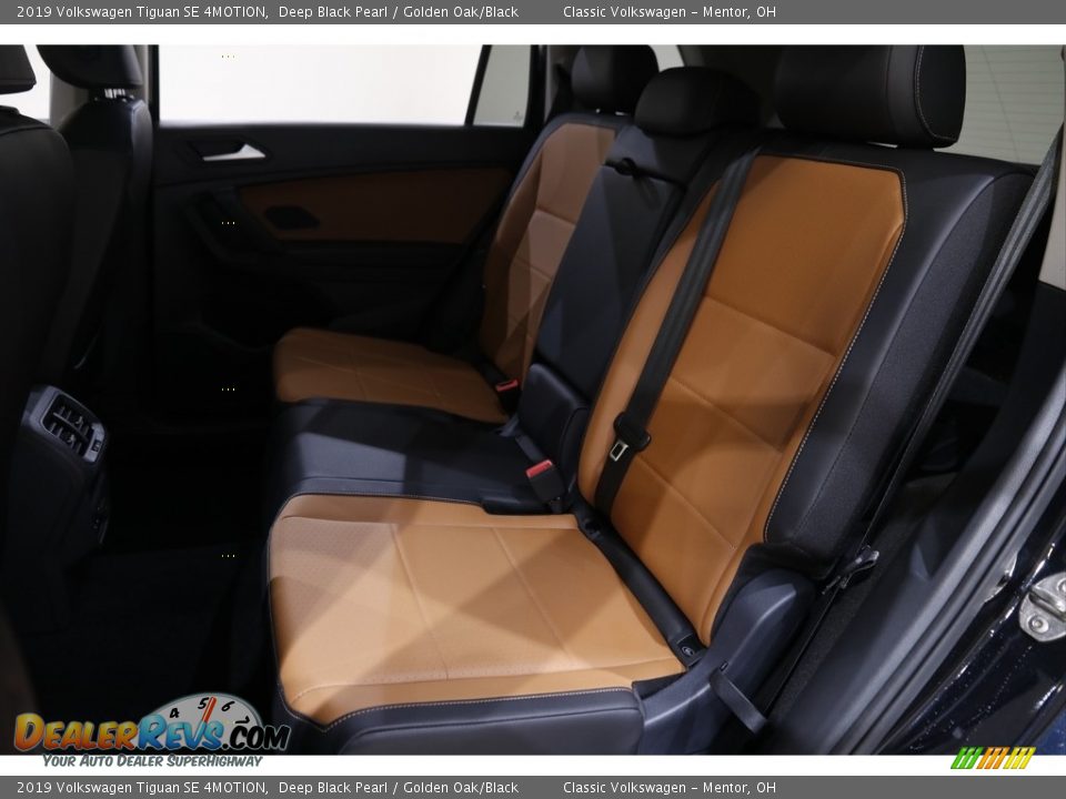 Rear Seat of 2019 Volkswagen Tiguan SE 4MOTION Photo #15
