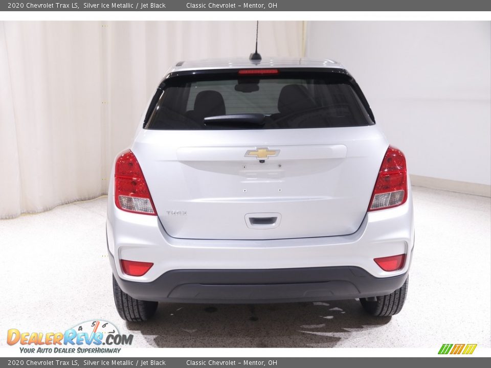 2020 Chevrolet Trax LS Silver Ice Metallic / Jet Black Photo #16