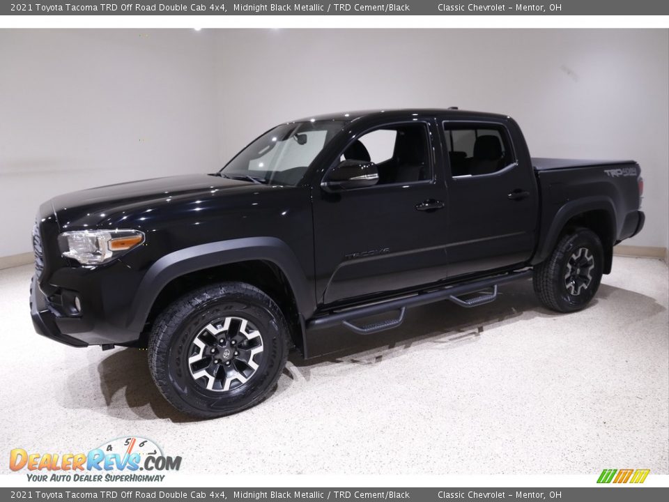Front 3/4 View of 2021 Toyota Tacoma TRD Off Road Double Cab 4x4 Photo #3