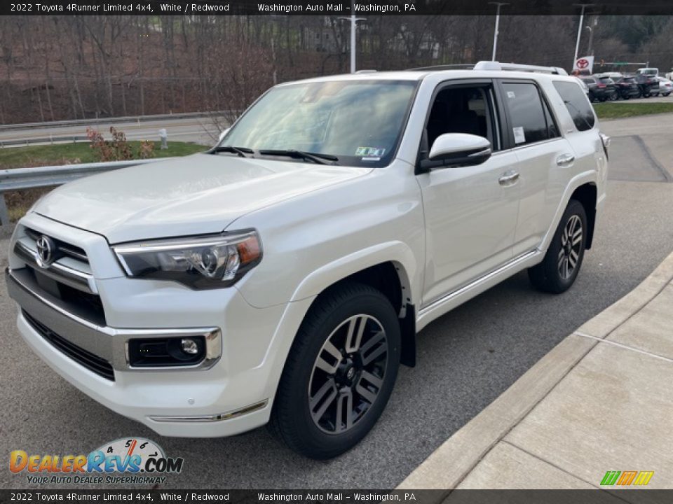 Front 3/4 View of 2022 Toyota 4Runner Limited 4x4 Photo #7