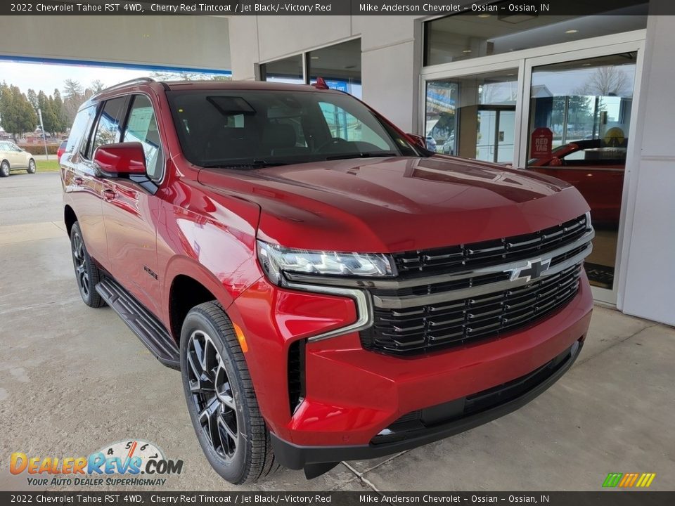 Front 3/4 View of 2022 Chevrolet Tahoe RST 4WD Photo #2