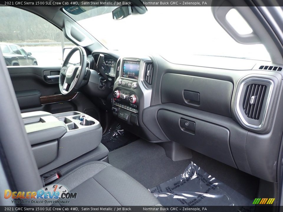 Dashboard of 2021 GMC Sierra 1500 SLE Crew Cab 4WD Photo #6