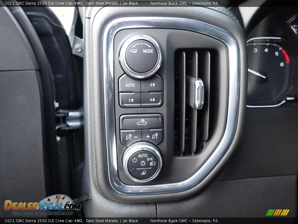 Controls of 2021 GMC Sierra 1500 SLE Crew Cab 4WD Photo #21