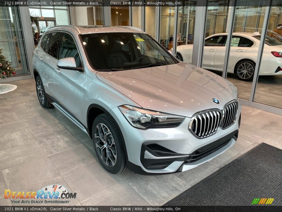 Front 3/4 View of 2021 BMW X1 xDrive28i Photo #1