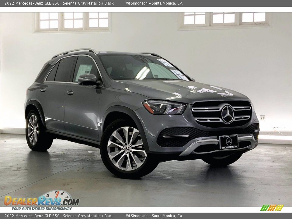 Front 3/4 View of 2022 Mercedes-Benz GLE 350 Photo #11