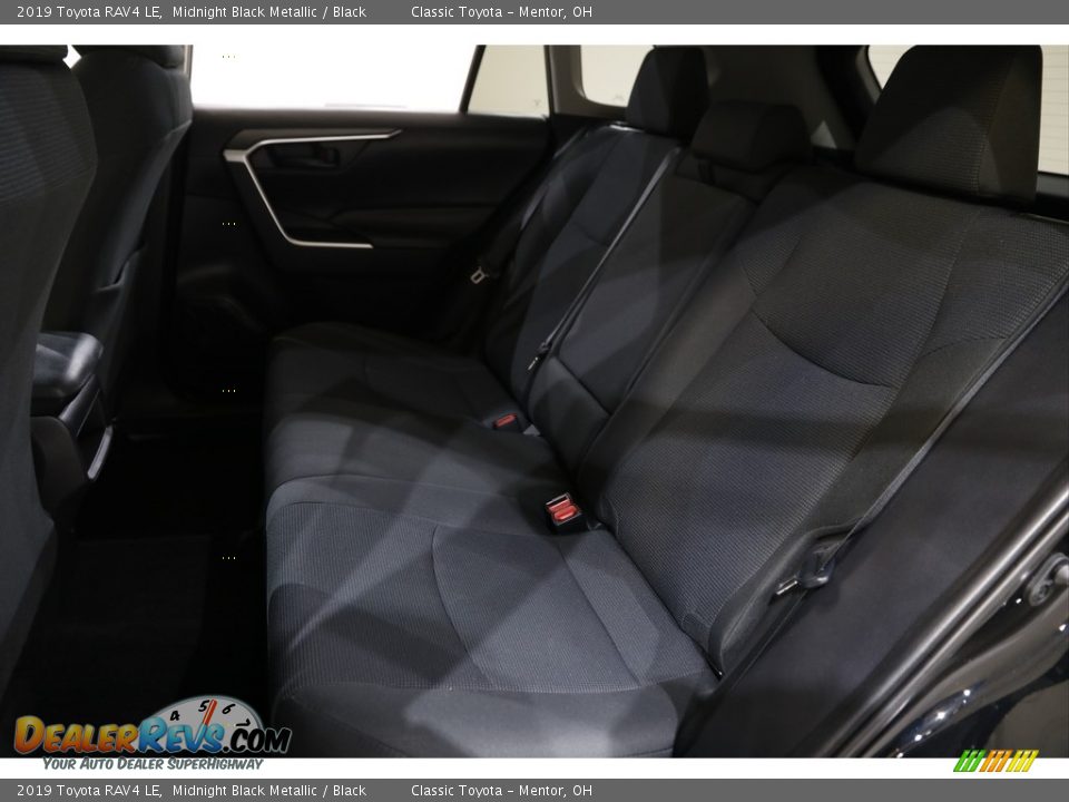 2019 Toyota RAV4 LE Midnight Black Metallic / Black Photo #16