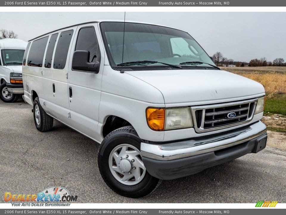 2006 Ford E Series Van E350 XL 15 Passenger Oxford White / Medium Flint Grey Photo #1