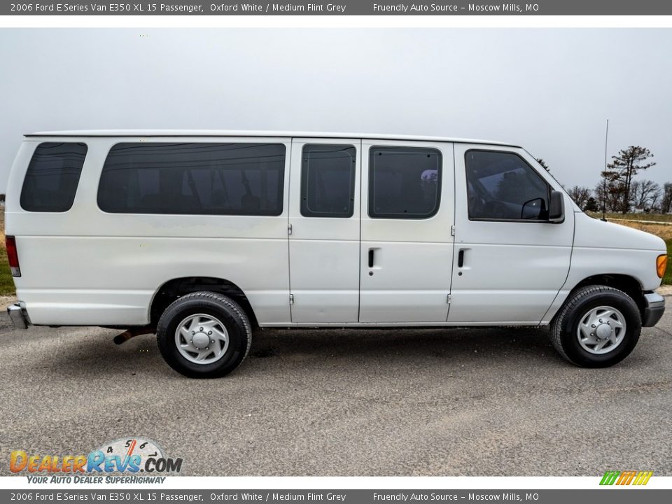 2006 Ford E Series Van E350 XL 15 Passenger Oxford White / Medium Flint Grey Photo #3