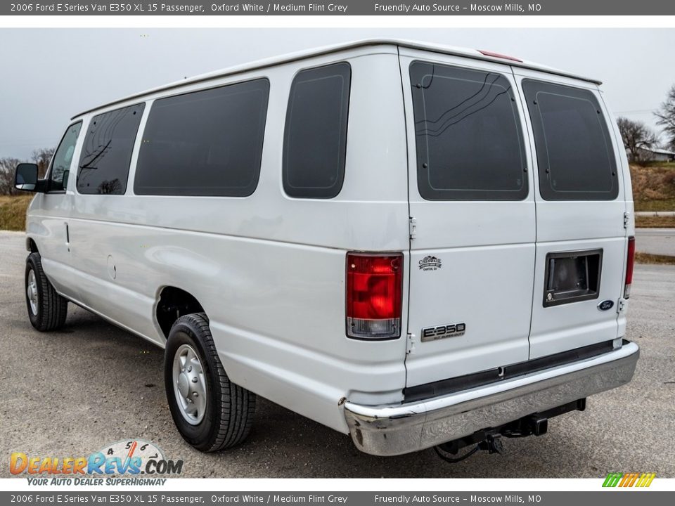 2006 Ford E Series Van E350 XL 15 Passenger Oxford White / Medium Flint Grey Photo #6