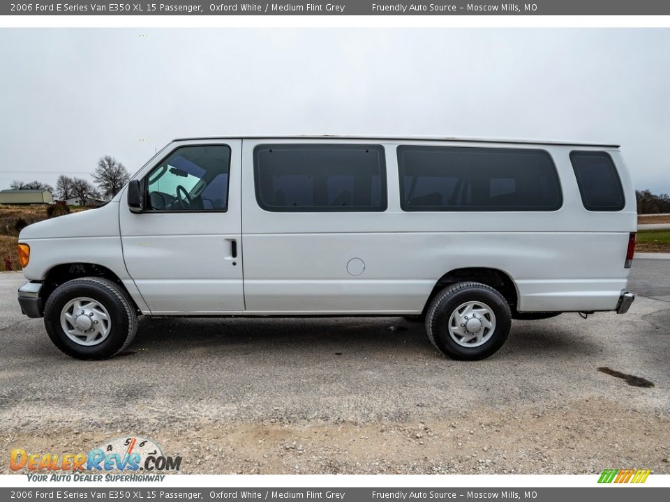 2006 Ford E Series Van E350 XL 15 Passenger Oxford White / Medium Flint Grey Photo #7