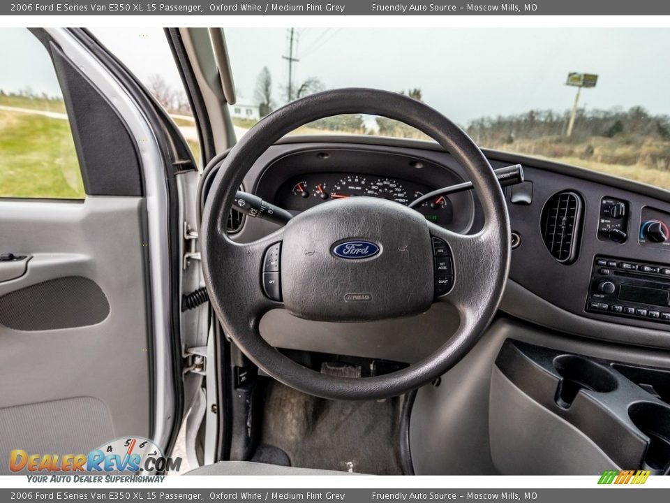 2006 Ford E Series Van E350 XL 15 Passenger Oxford White / Medium Flint Grey Photo #34