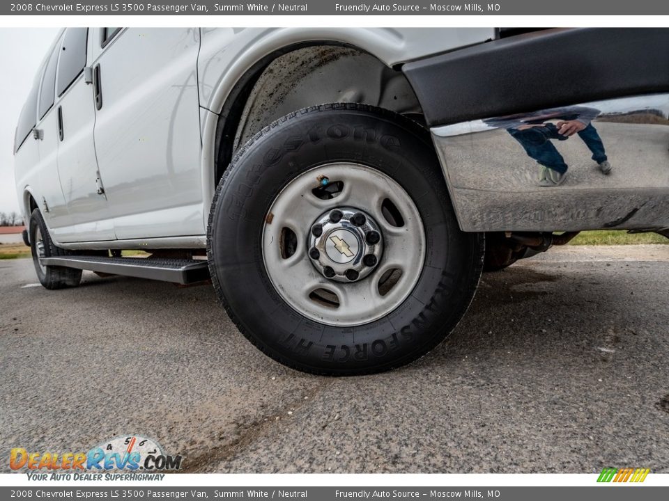 2008 Chevrolet Express LS 3500 Passenger Van Wheel Photo #2