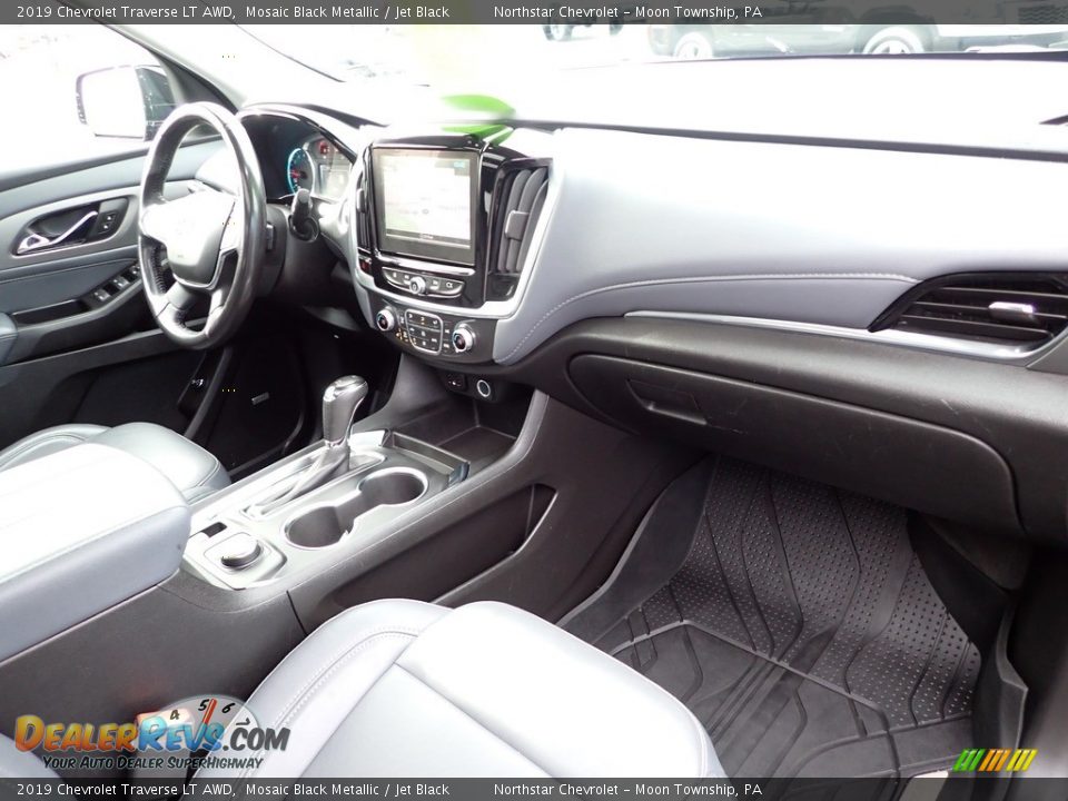 2019 Chevrolet Traverse LT AWD Mosaic Black Metallic / Jet Black Photo #16