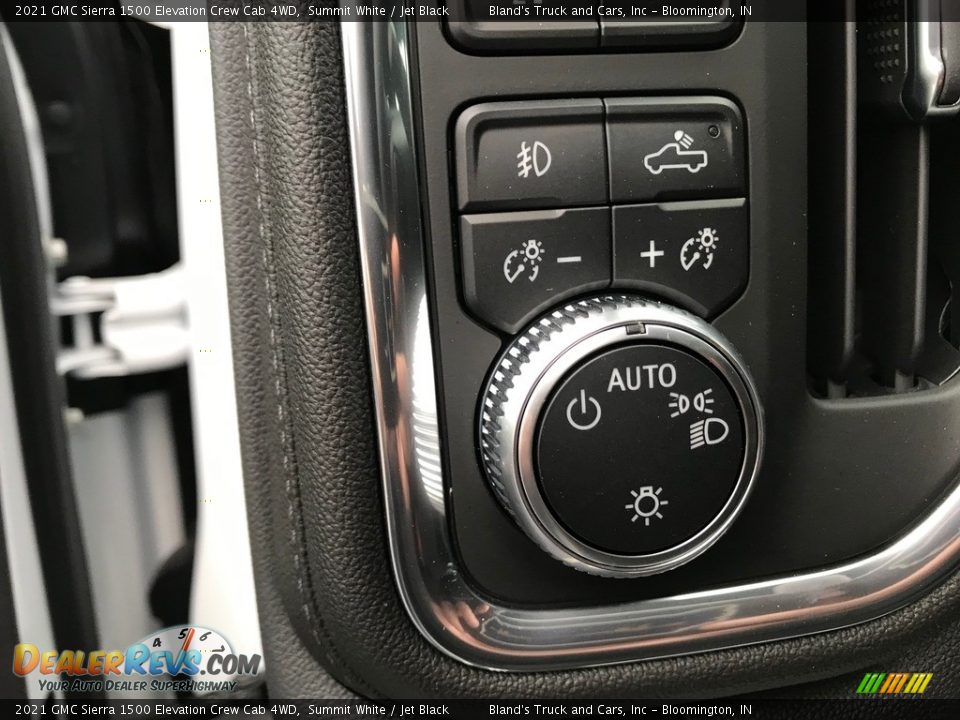 Controls of 2021 GMC Sierra 1500 Elevation Crew Cab 4WD Photo #19