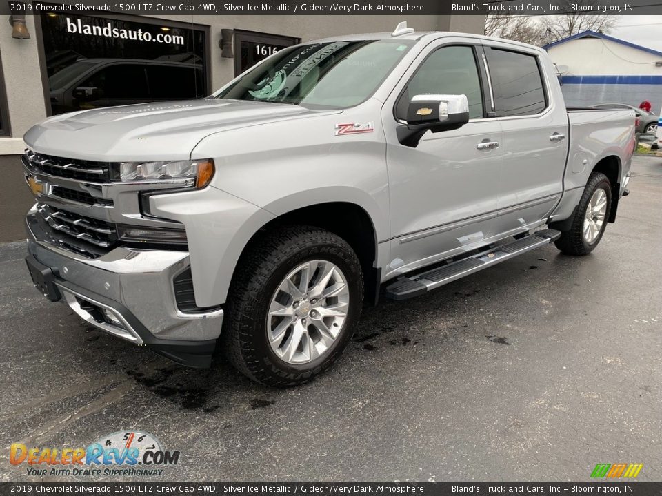 2019 Chevrolet Silverado 1500 LTZ Crew Cab 4WD Silver Ice Metallic / Gideon/Very Dark Atmosphere Photo #2