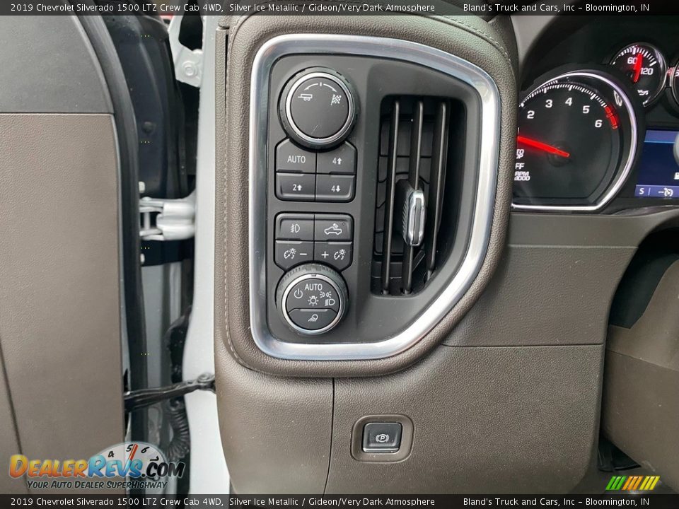 2019 Chevrolet Silverado 1500 LTZ Crew Cab 4WD Silver Ice Metallic / Gideon/Very Dark Atmosphere Photo #19