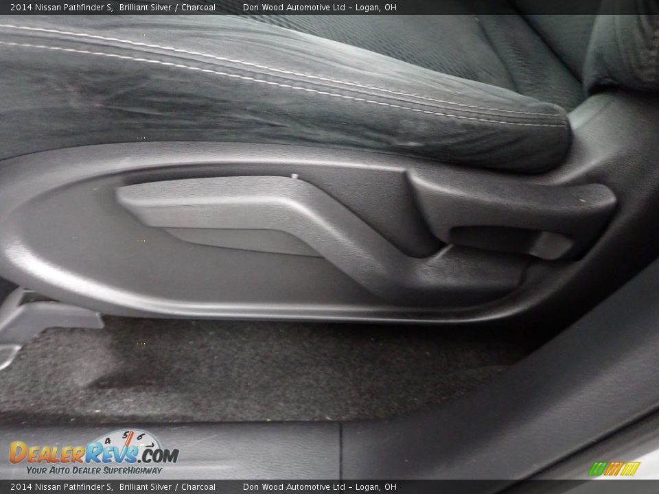 2014 Nissan Pathfinder S Brilliant Silver / Charcoal Photo #16
