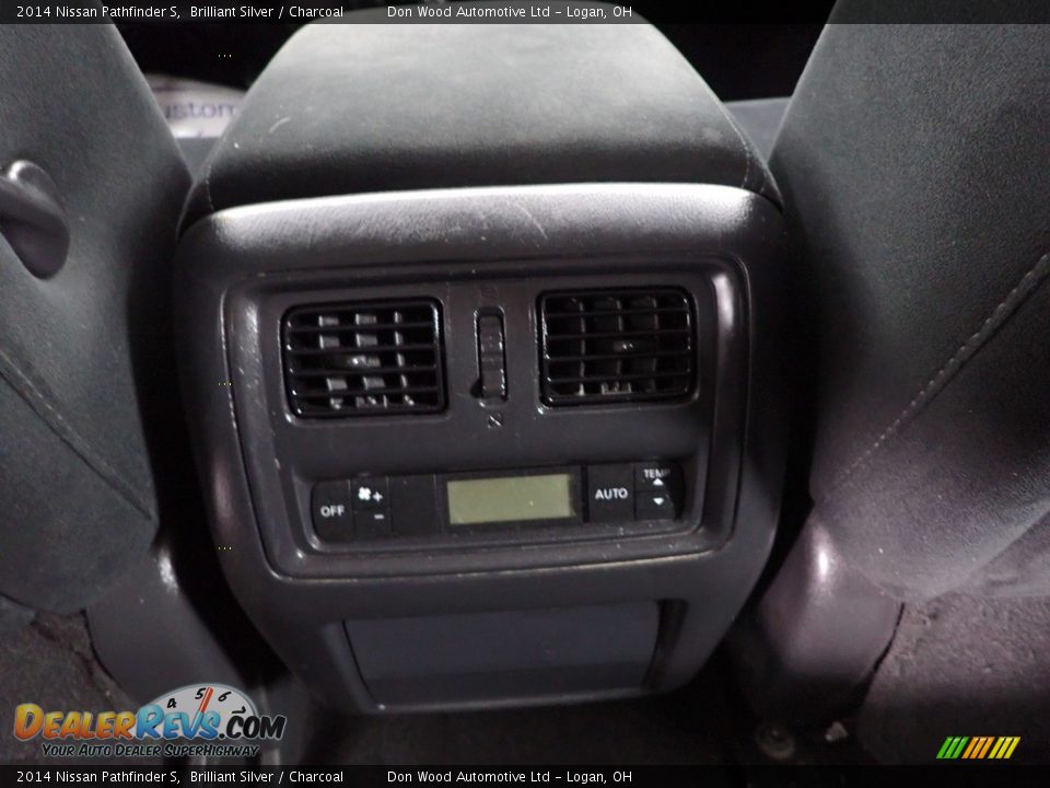 2014 Nissan Pathfinder S Brilliant Silver / Charcoal Photo #31