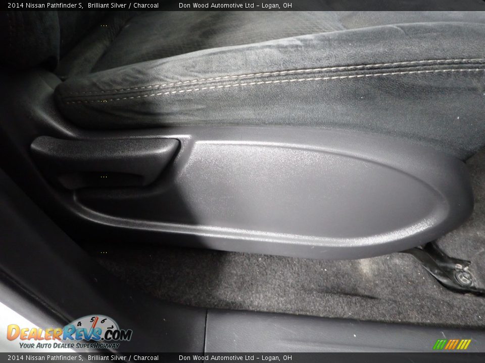 2014 Nissan Pathfinder S Brilliant Silver / Charcoal Photo #36