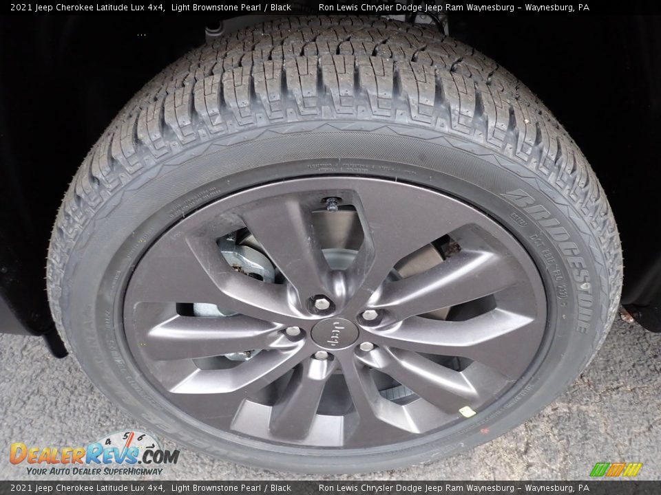 2021 Jeep Cherokee Latitude Lux 4x4 Light Brownstone Pearl / Black Photo #10