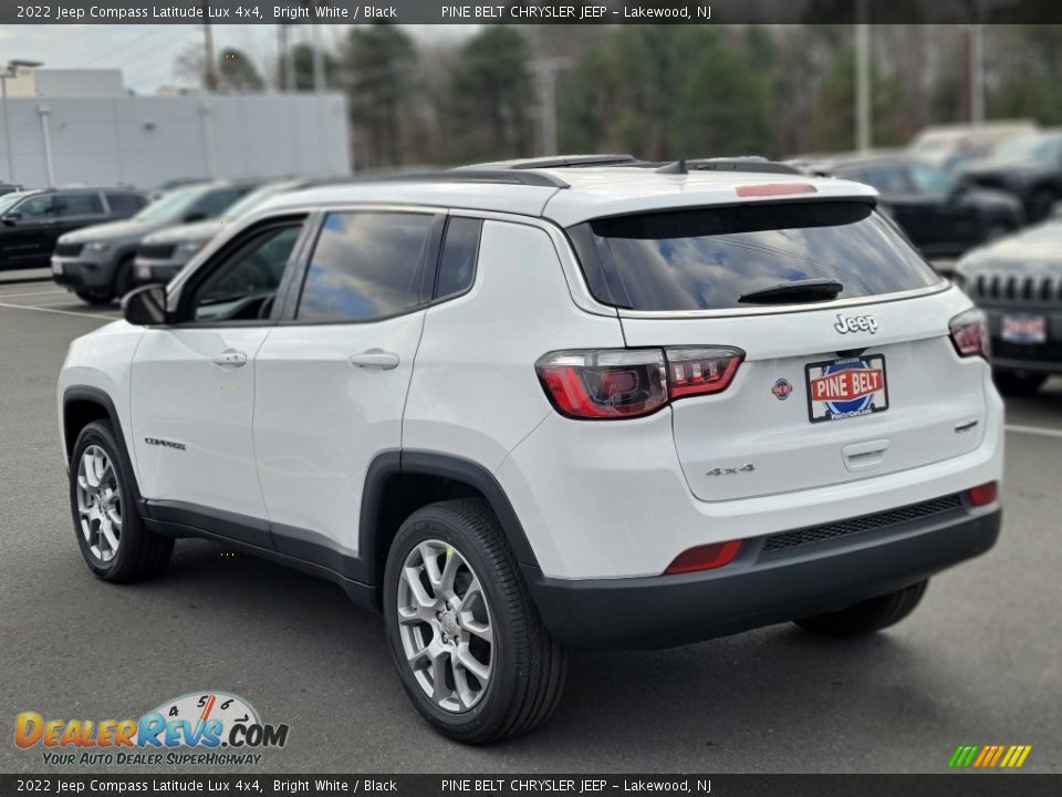 2022 Jeep Compass Latitude Lux 4x4 Bright White / Black Photo #4