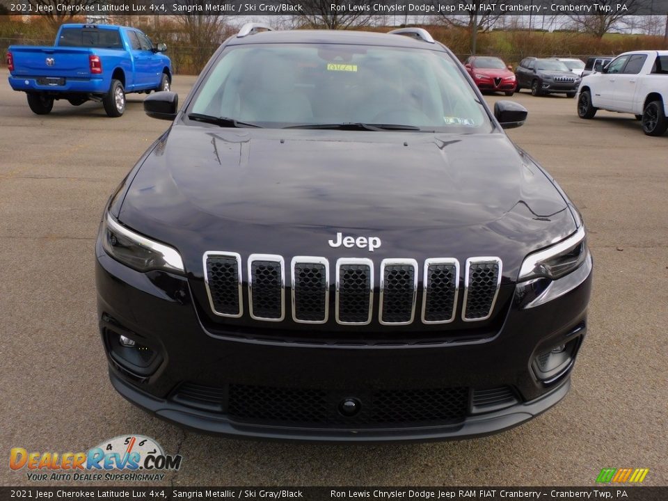 2021 Jeep Cherokee Latitude Lux 4x4 Sangria Metallic / Ski Gray/Black Photo #2