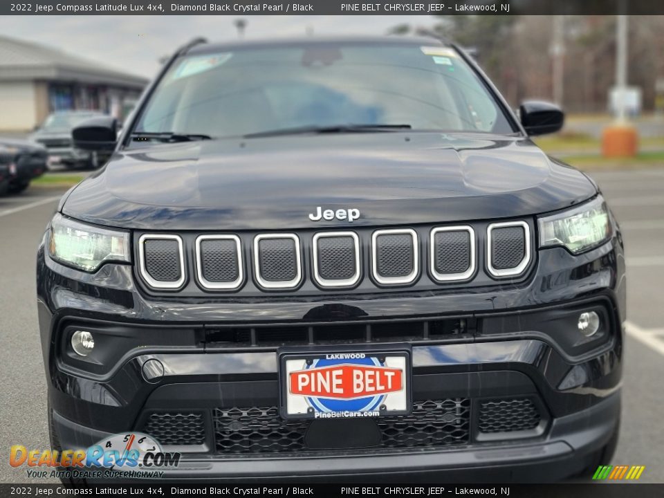 2022 Jeep Compass Latitude Lux 4x4 Diamond Black Crystal Pearl / Black Photo #2