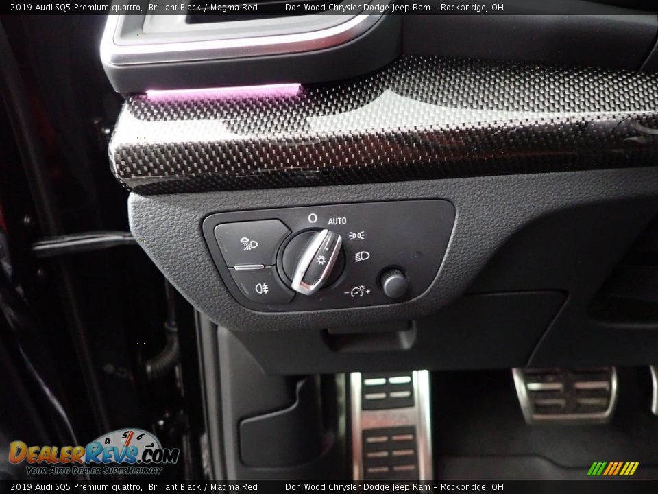 Controls of 2019 Audi SQ5 Premium quattro Photo #25