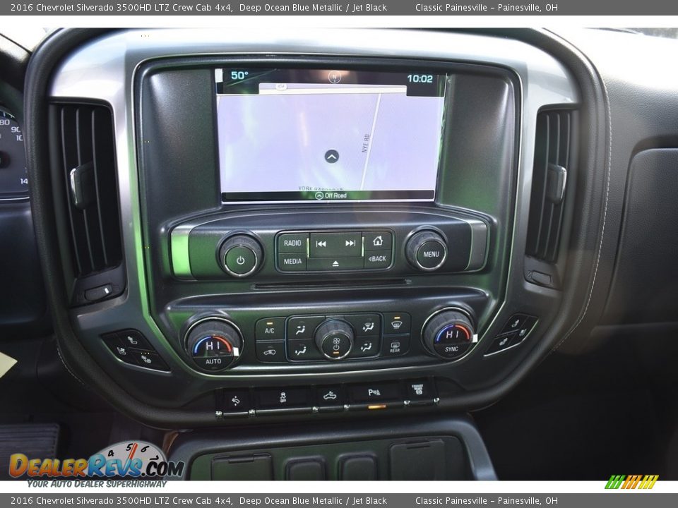 Controls of 2016 Chevrolet Silverado 3500HD LTZ Crew Cab 4x4 Photo #13