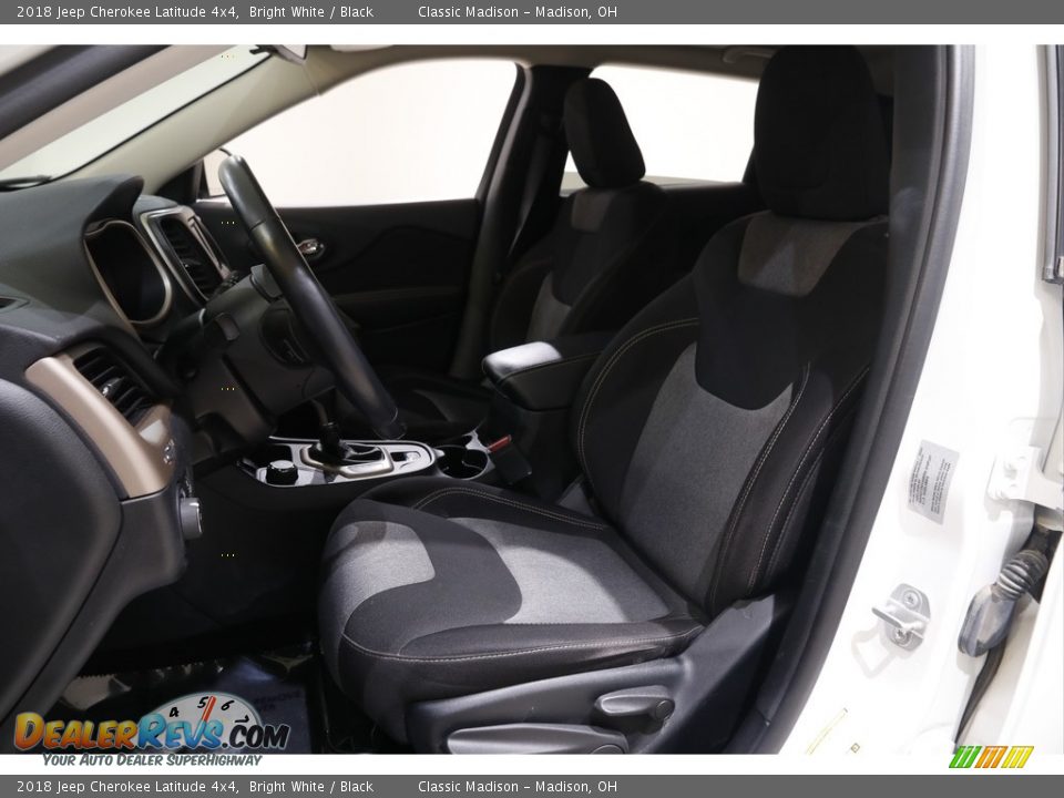 2018 Jeep Cherokee Latitude 4x4 Bright White / Black Photo #5