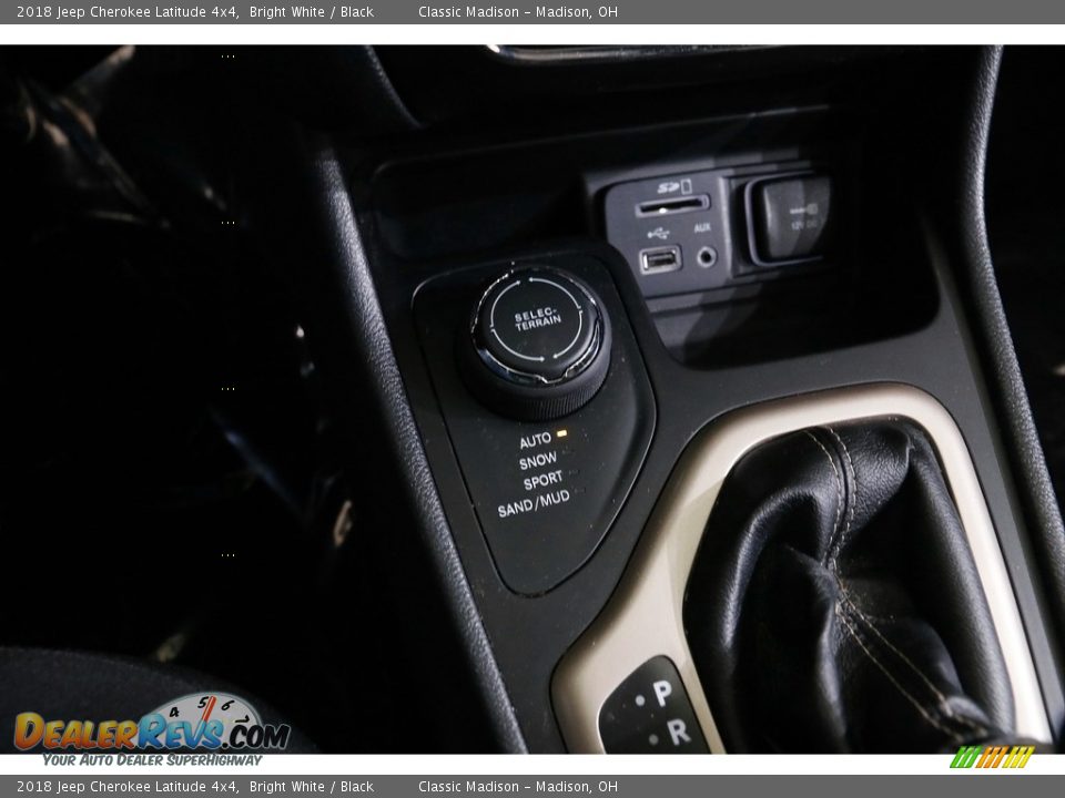 2018 Jeep Cherokee Latitude 4x4 Bright White / Black Photo #13