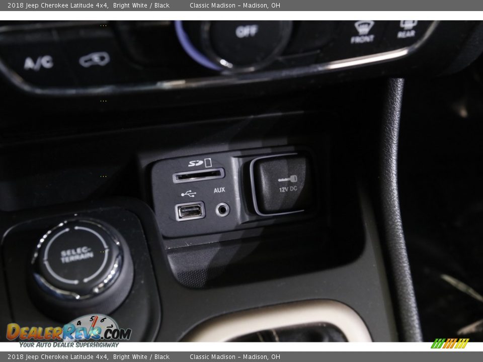 2018 Jeep Cherokee Latitude 4x4 Bright White / Black Photo #14