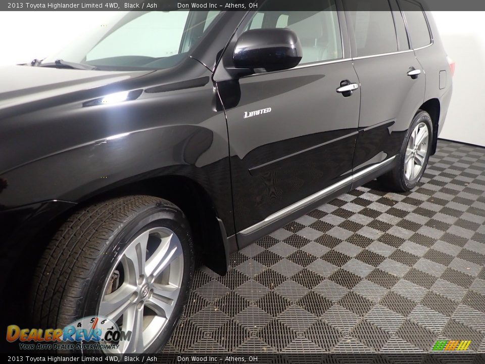 2013 Toyota Highlander Limited 4WD Black / Ash Photo #13
