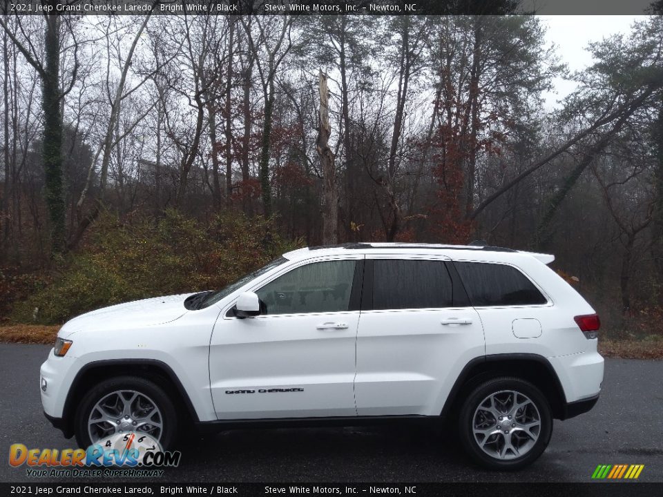 2021 Jeep Grand Cherokee Laredo Bright White / Black Photo #1