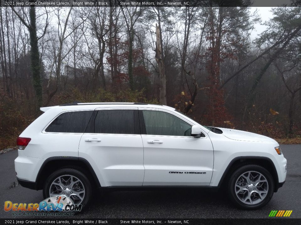 2021 Jeep Grand Cherokee Laredo Bright White / Black Photo #5