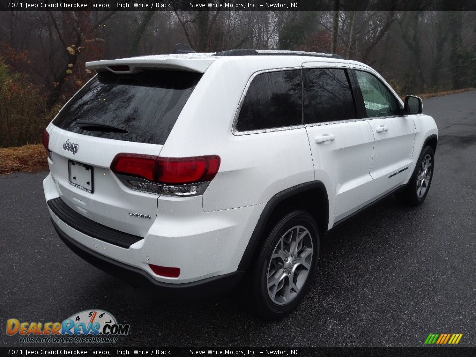 2021 Jeep Grand Cherokee Laredo Bright White / Black Photo #6