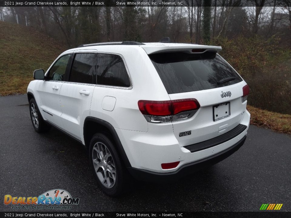 2021 Jeep Grand Cherokee Laredo Bright White / Black Photo #8