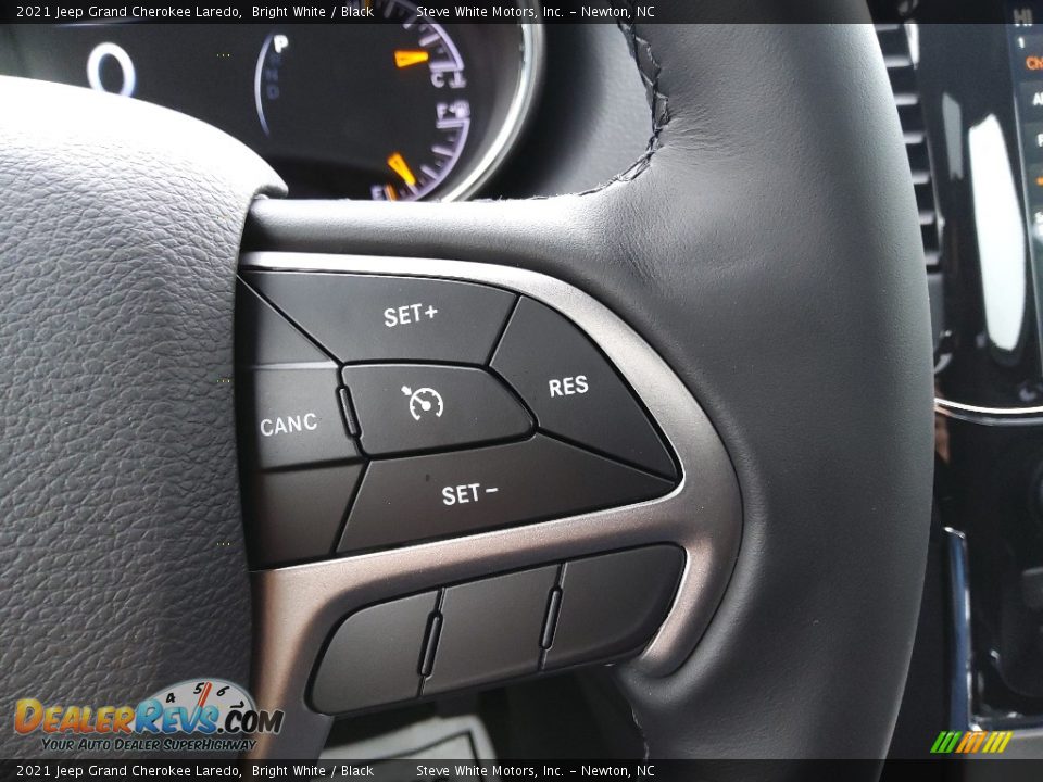 2021 Jeep Grand Cherokee Laredo Bright White / Black Photo #20