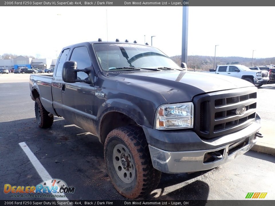 2006 Ford F250 Super Duty XL SuperCab 4x4 Black / Dark Flint Photo #1