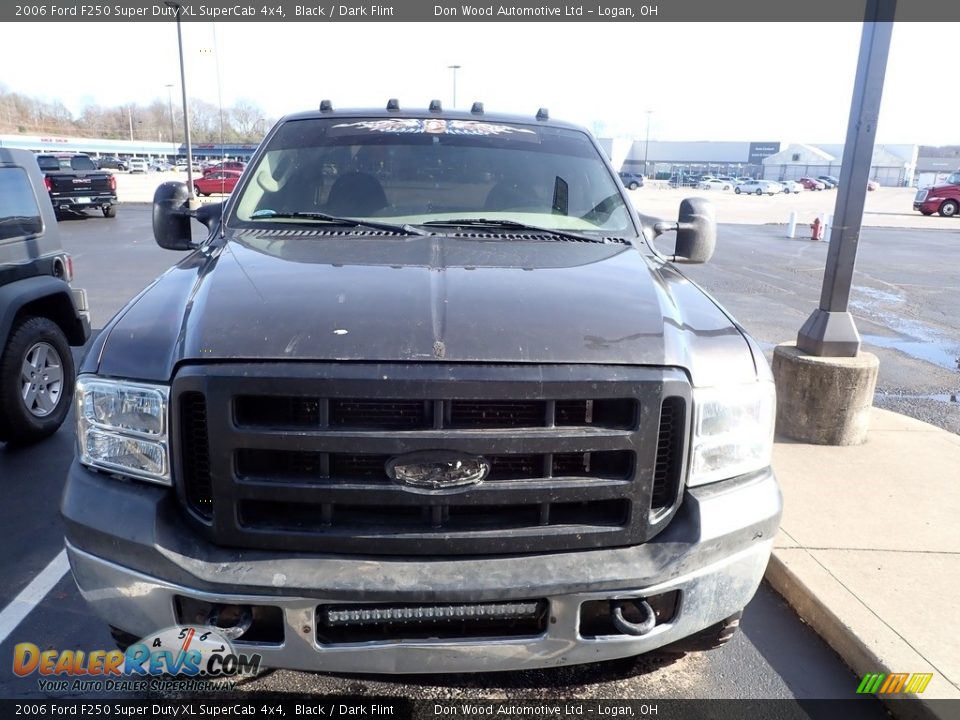 2006 Ford F250 Super Duty XL SuperCab 4x4 Black / Dark Flint Photo #3