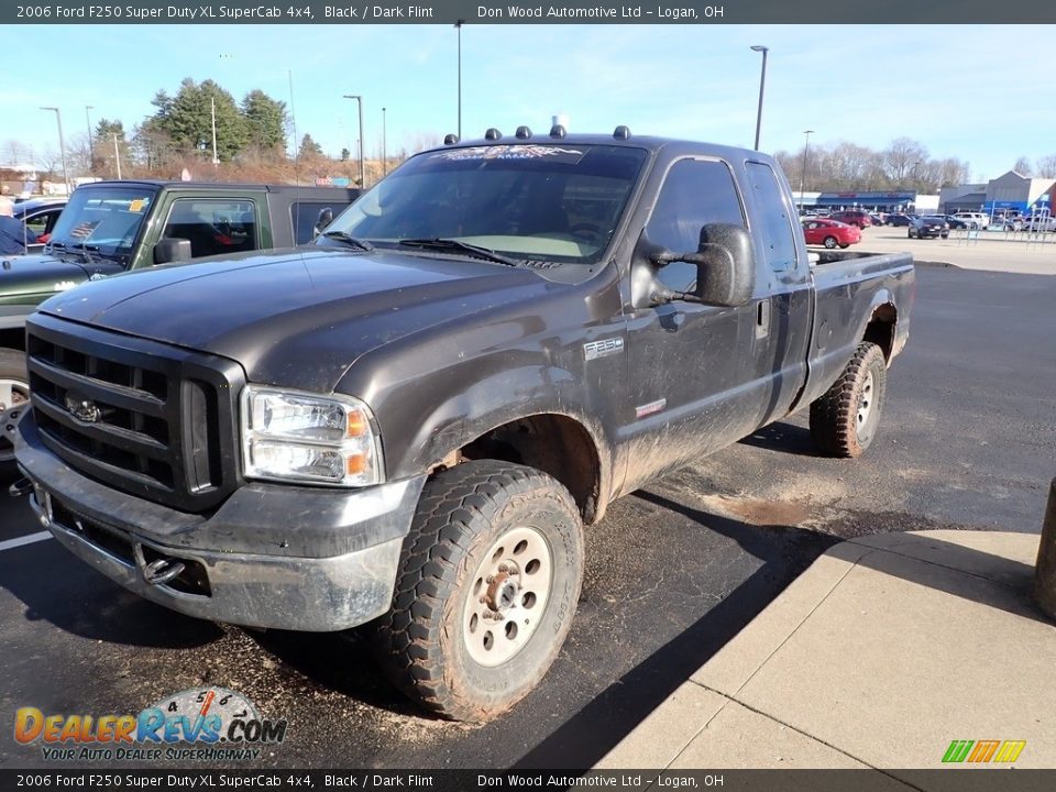 2006 Ford F250 Super Duty XL SuperCab 4x4 Black / Dark Flint Photo #4